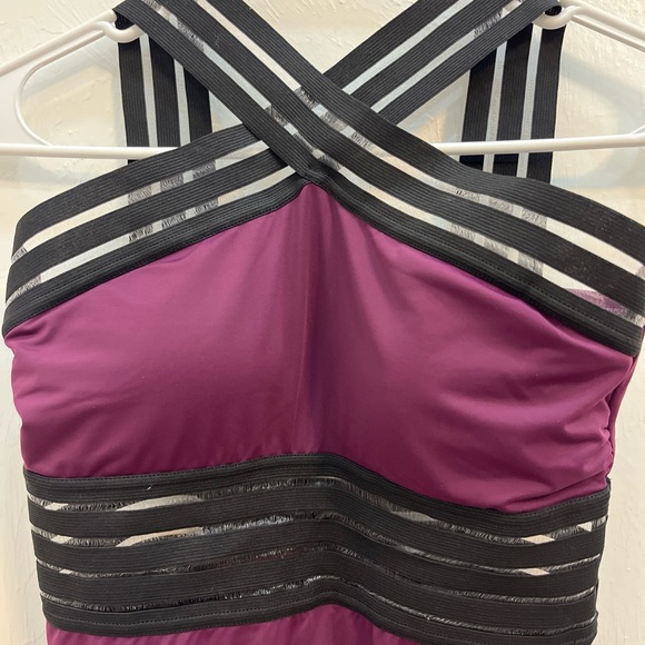 Hilor Women's Burgundy Front Crisscross One Piece Padded Swimsuit Size Small 4-6 - Picture 4 of 11